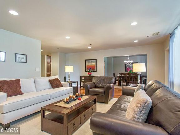 3rd image of 3709 S George Mason Dr APT 105