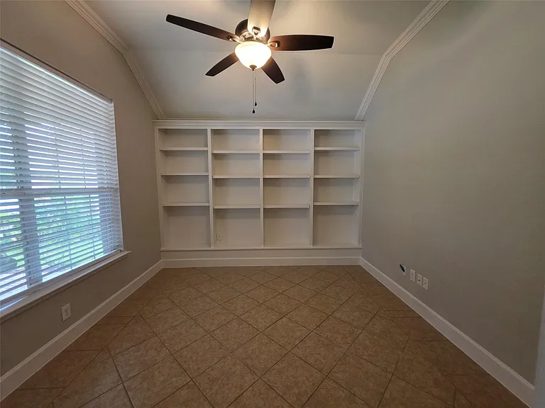 6146 Bradie Ct — Photo 4