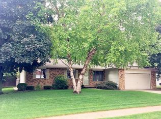 23 Galahad Dr, Rochester, IL 62563