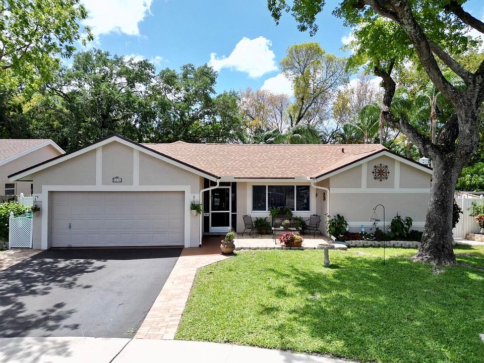 1st image of 8438 NW 34th Manor