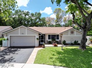 8438 NW 34th Manor, Sunrise, FL 33351