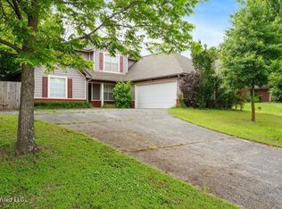 7669 Meadow Ridge Ln, Olive Branch, MS 38654