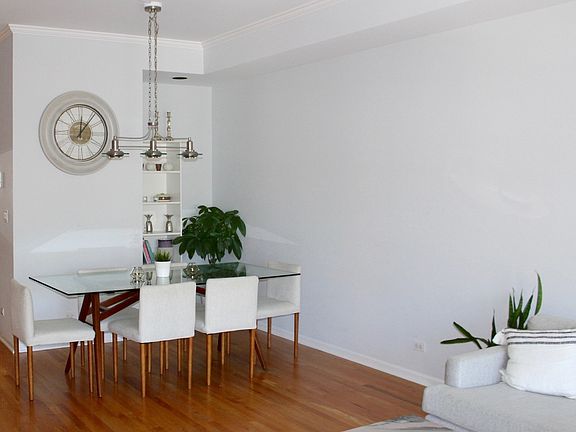 4th image of 2226 N Lincoln Ave APT 3B