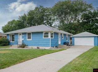 312 Emerson Ln, Mankato, MN 56001