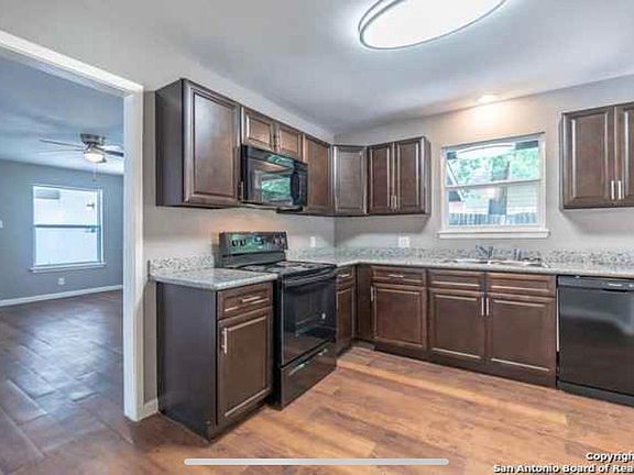 2nd image of 516 Westwood Dr #1