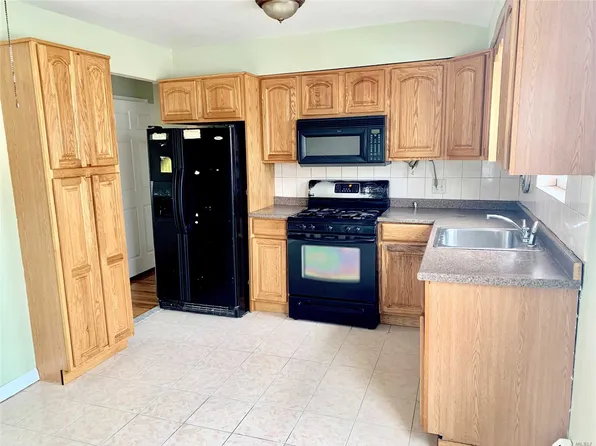 14953 127th St, South Ozone Park, NY 11420