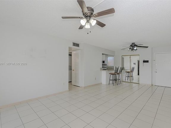 5th image of 9150 Fontainebleau Blvd APT 402