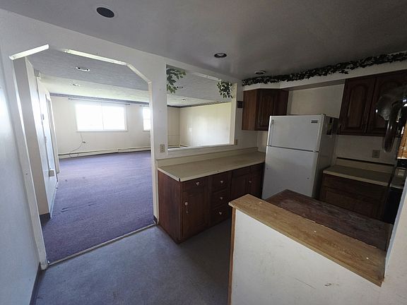 4th image of 794 Pre Emption Rd #4