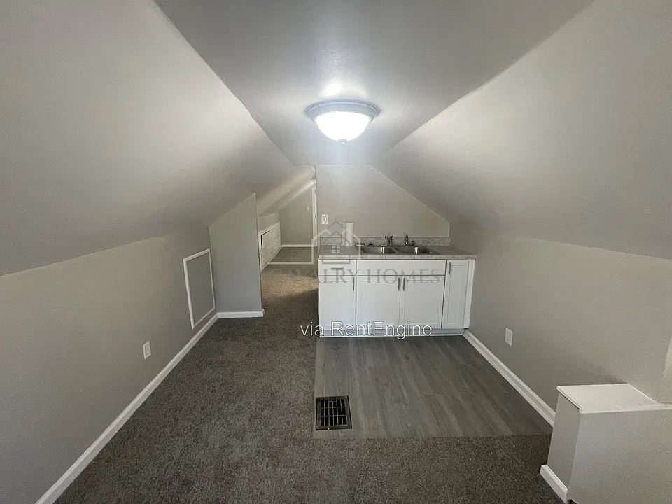 578 Hoye Ave #3