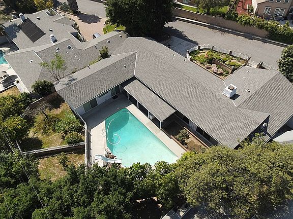 5th image of 1040 S Oak Forest Ln