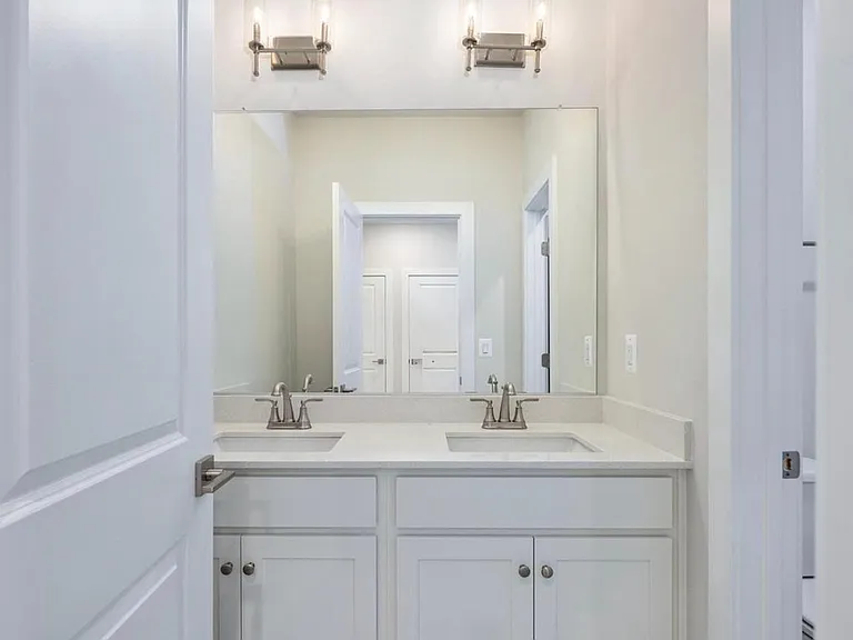 20189 Northpark Dr — Photo 10