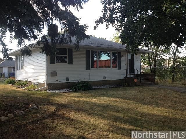1st image of 4655 Queen Ave N