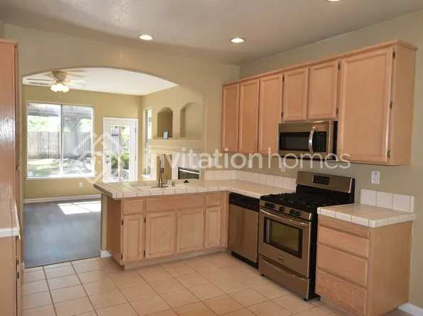 1943 Ajay Dr, Roseville, CA 95678