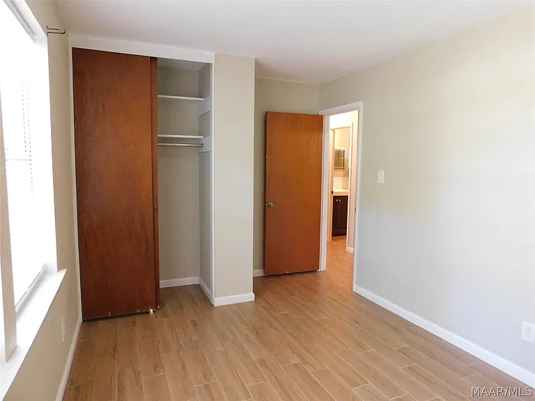 733 Gillespie St — Photo 20