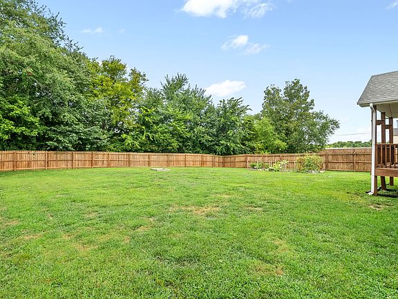 4th image of 1064 Glenhurst Way