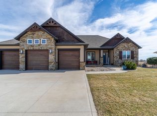 2564 Nicklaus Blvd, Sioux City, IA 51106