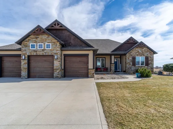 2564 Nicklaus Blvd, Sioux City, IA 51106