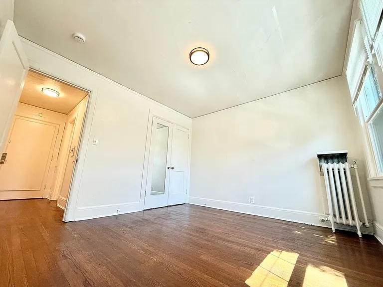 1522 E Olive Way — Photo 40