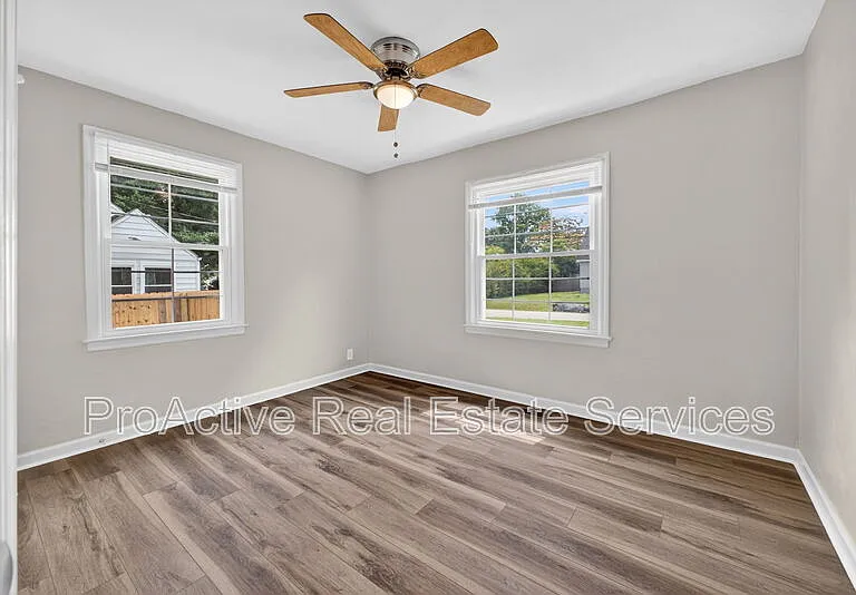 816 Martin Ave — Photo 12