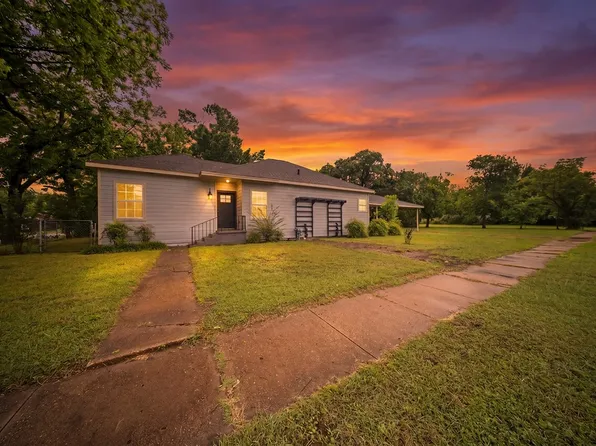 1001 W Lampasas St, Ennis, TX 75119