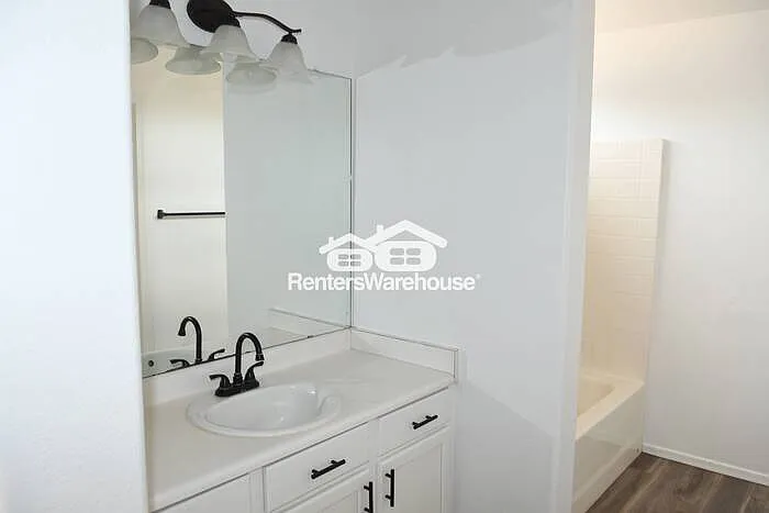 1623 E Silverbirch Ave — Photo 6