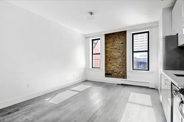 Rented by City Connections Realty | media 9