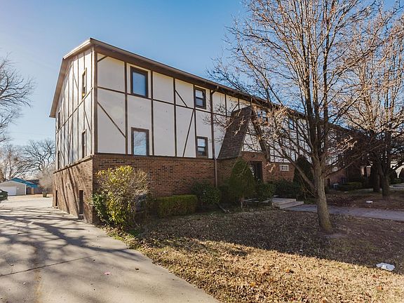 4th image of 401 E Avenue A