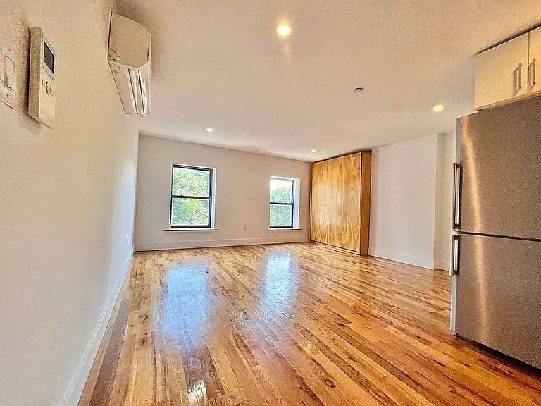 448 Jefferson Ave #4R — Photo 3