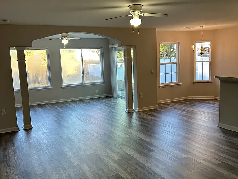 2445 Whetstone Ln — Photo 8