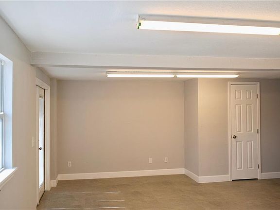 5th image of 391 Orange Ln