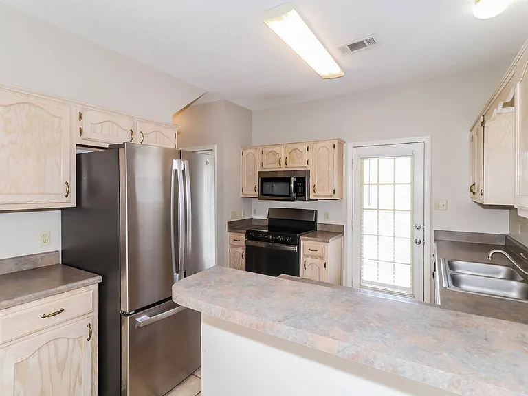 784 Breeze Way — Photo 9