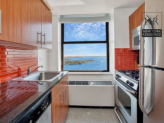 2nd image of 20 West St APT Phc
