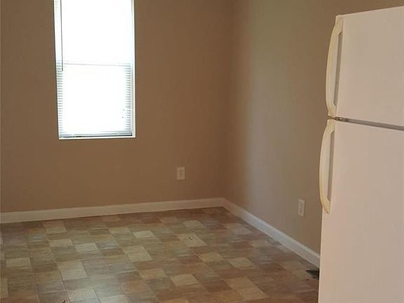 4th image of 3553 Boswell Ave