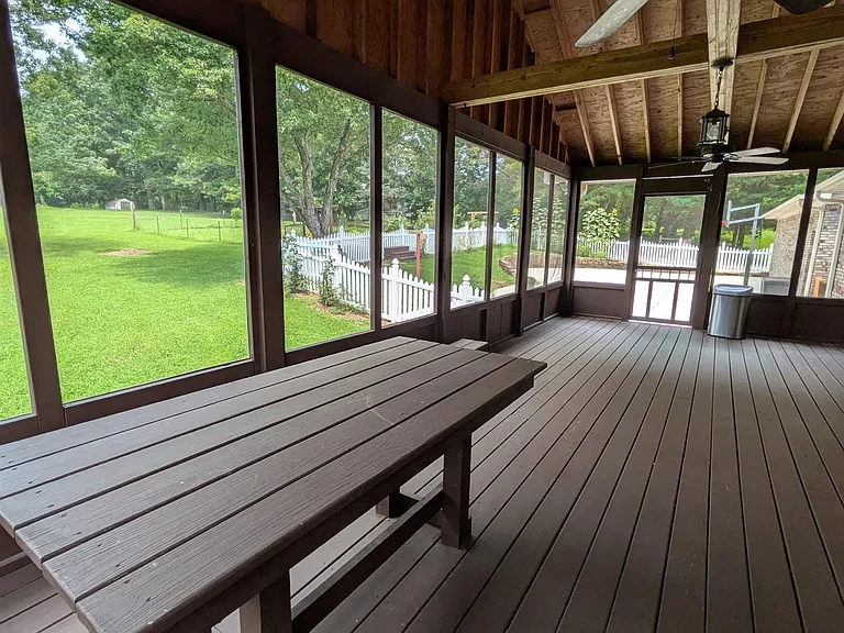 102 Huntington Ridge Rd — Photo 24