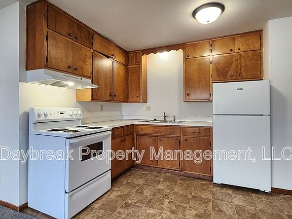 4th image of 915 7th Ave N #11