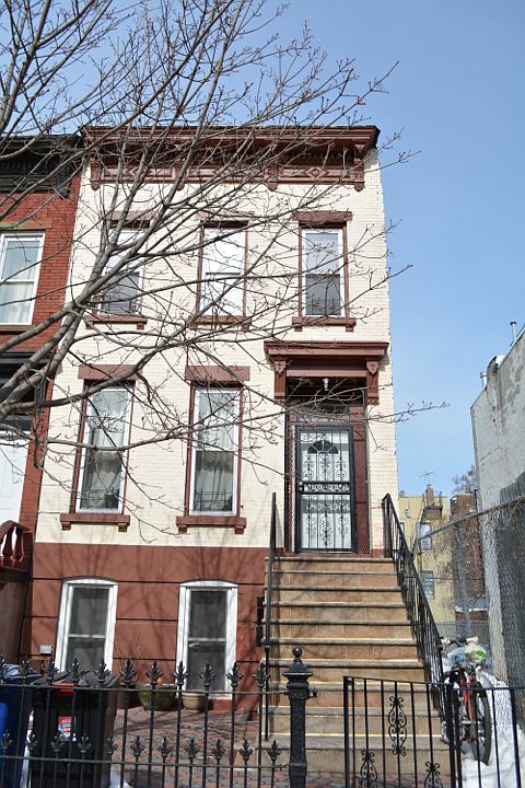 1st image of 235 Vernon Ave