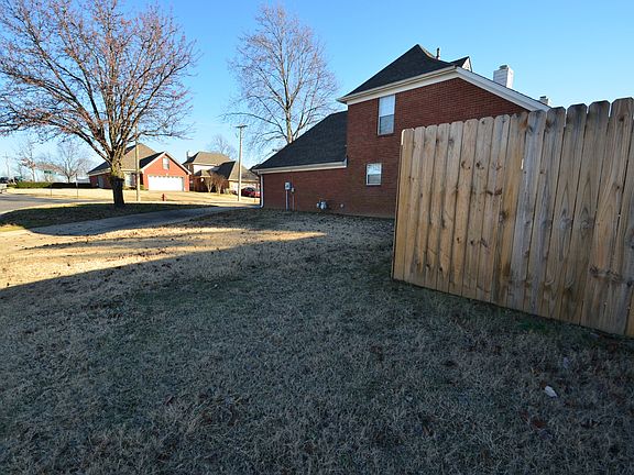 5th image of 7813 Davis Pkwy