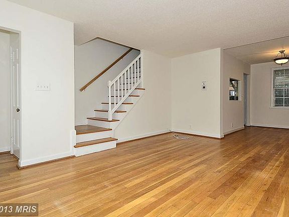 3rd image of 3510 S Wakefield St