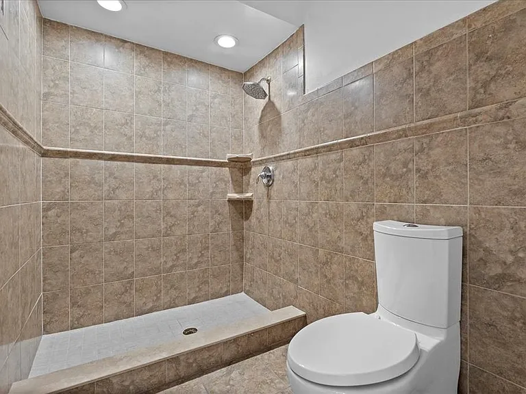 6135 Crystal View Dr — Photo 22