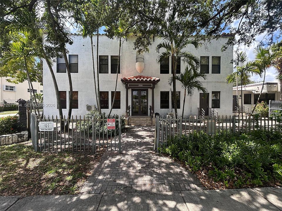 1st image of 2000 Monroe St APT 1