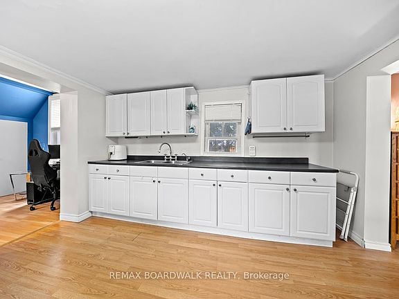 5th image of 152 Townline Rd E