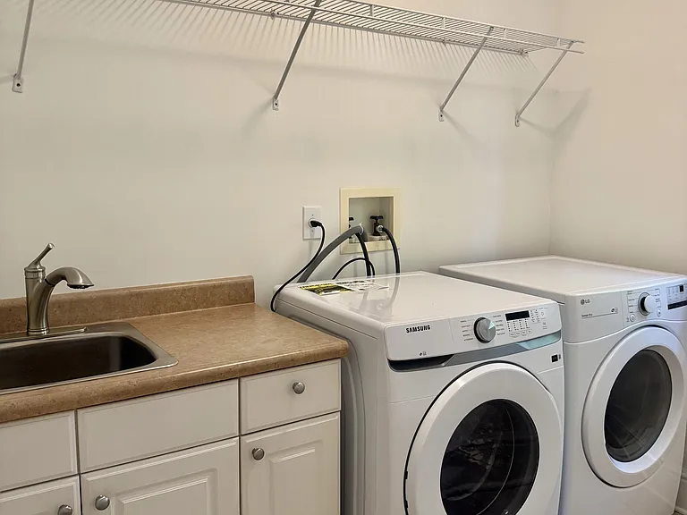 washer dryer 1st floor