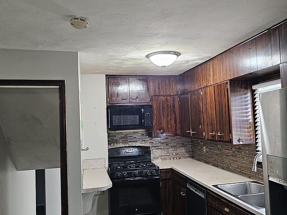 5th image of 6012 N 66th St