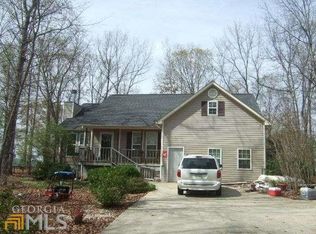 271 Greenbriar Dr, Hartwell, GA 30643