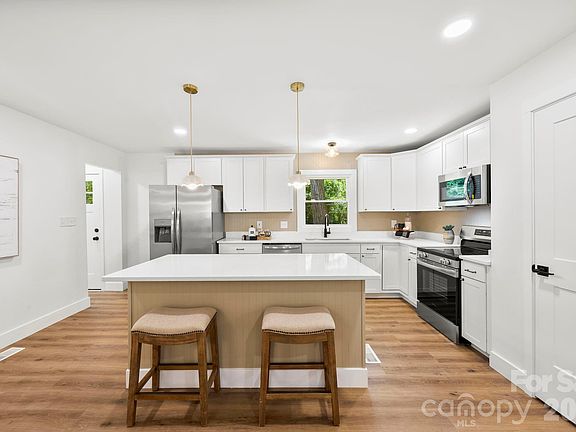 2nd image of 4211 Dunwoody Dr