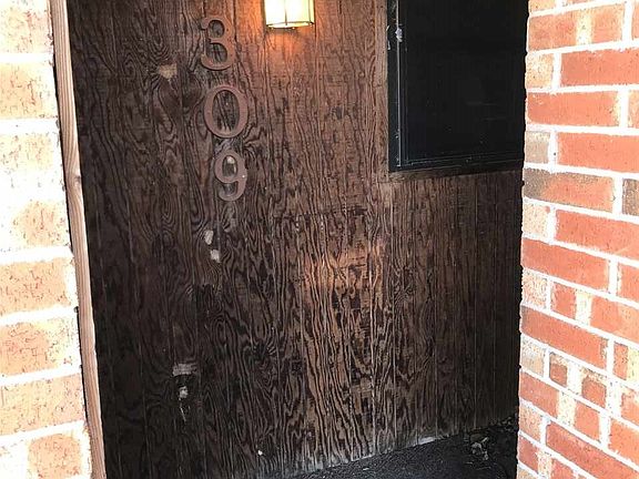 4th image of 309 NE 26th St
