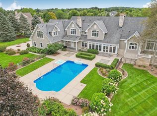 3279 Waterleaf Ln, Hartland, WI 53029