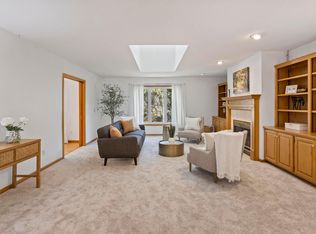 12827 Dover Ct, Apple Valley, MN 55124