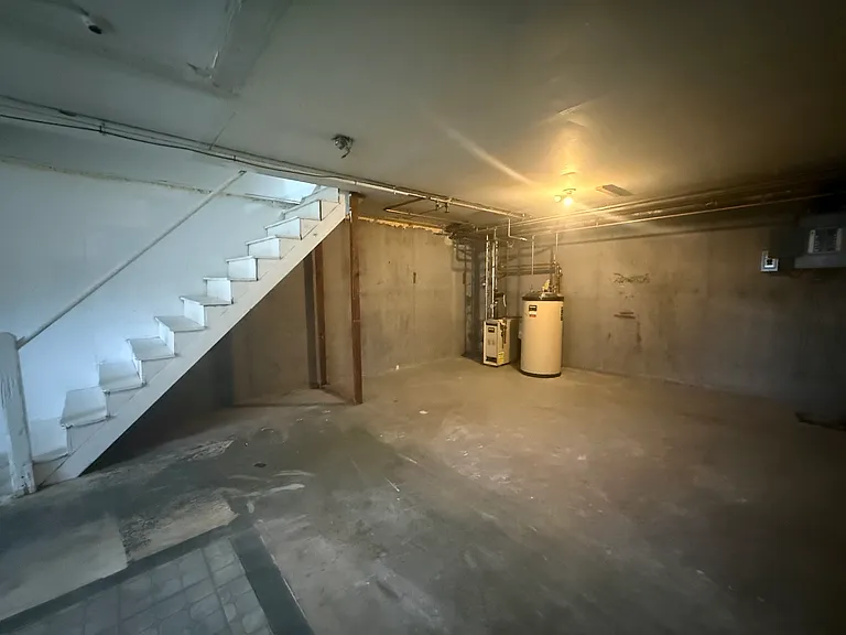 1 Henderson Dr — Photo 10
