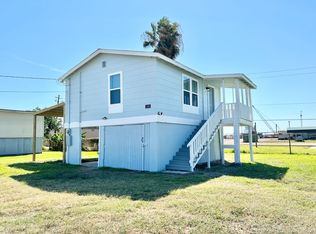 1106 Gulfview Ln, Freeport, TX 77541